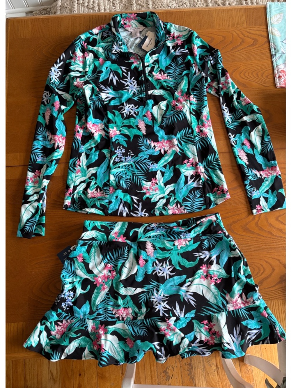 Tommy Bahama Golf/pickleball Long Sleeve Top & Ruffle Skort Set UPF 50 large